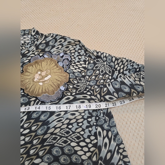 ETHNC Classics Floral Blouse Size Small - Picture 4 of 10